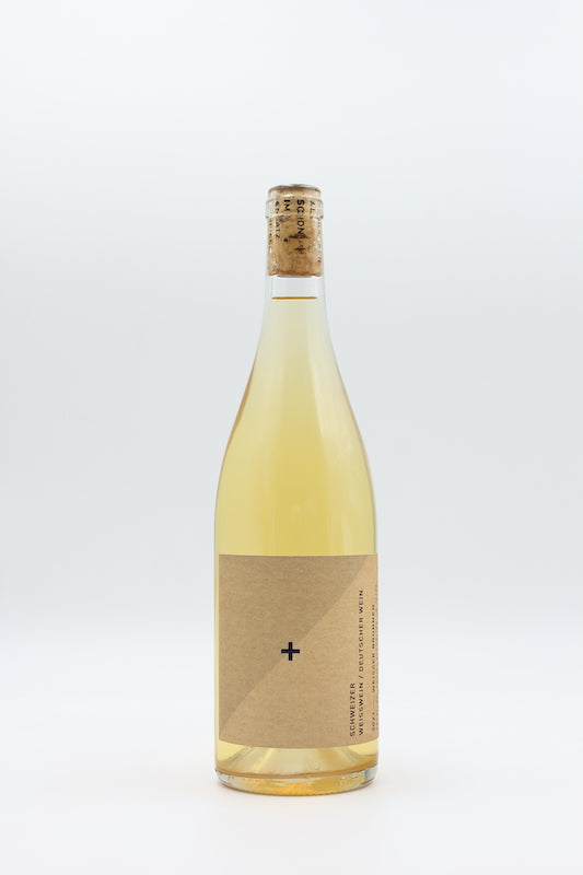 Der Weiße Brunnen ist Daniel Schweizers formidable weiße Einstiegscuvée aus den beiden Piwis Johanniter und Saphira sowie Riesling und Gewürztraminer.