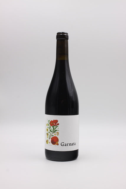 Ungeschwefelte Garnacha-Version von Barranco Oscuro. Auf 1300 Meter Höhe entstanden. Stoffig, kühle rote Frucht, druckvoll, elegant, mit Grip & Power