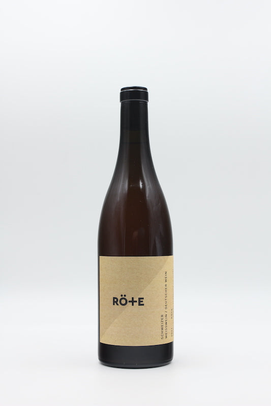Röte ist Daniel Schweizers Grauburgunder.Über 100 Tage auf der Maische verleihen ihm ein intensiv-orange Farbe, Struktur und eine vielschichtige Aromatik.